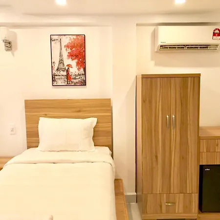 Louis Hotel - Bui Vien Walking Street Ho Chi Minh City Exterior photo